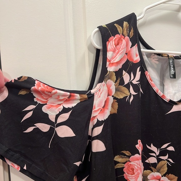 ALLEGRACE - Rose Black Floral Cold Shoulder Top - Picture 2 of 7
